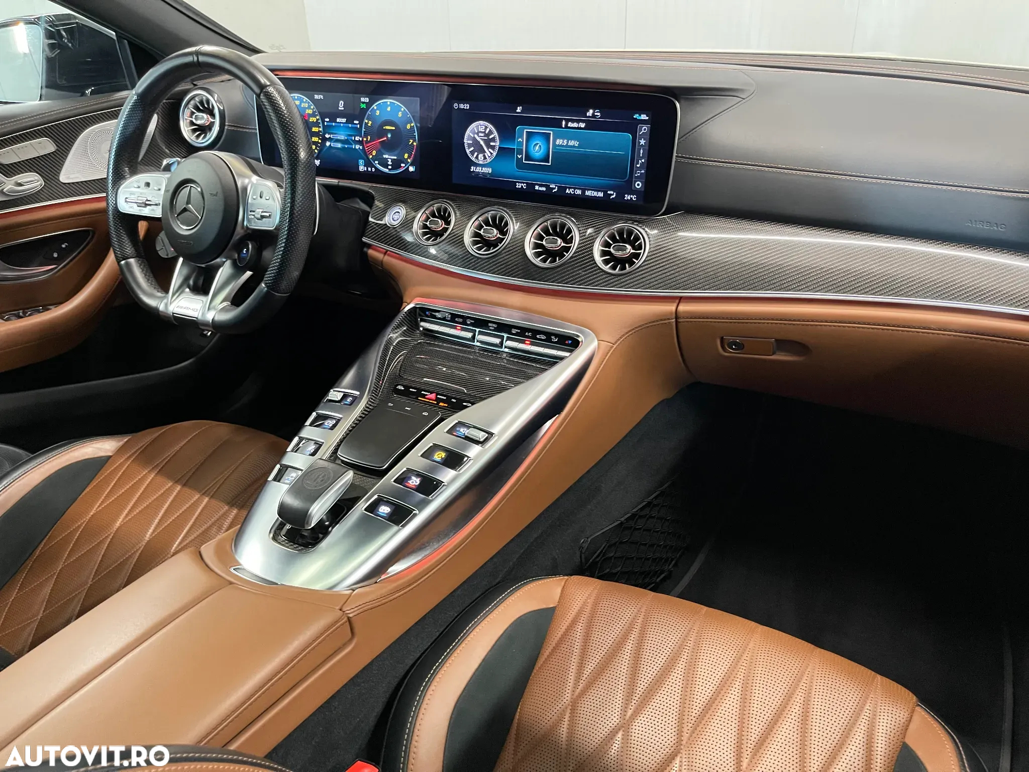 Mercedes-Benz AMG GT-S 63 4MATIC+ - 12