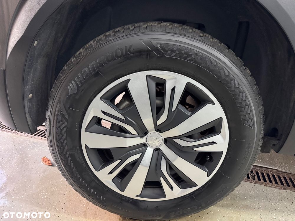 Peugeot 2008 1.5 BlueHDi Allure S&S EAT8 - 33