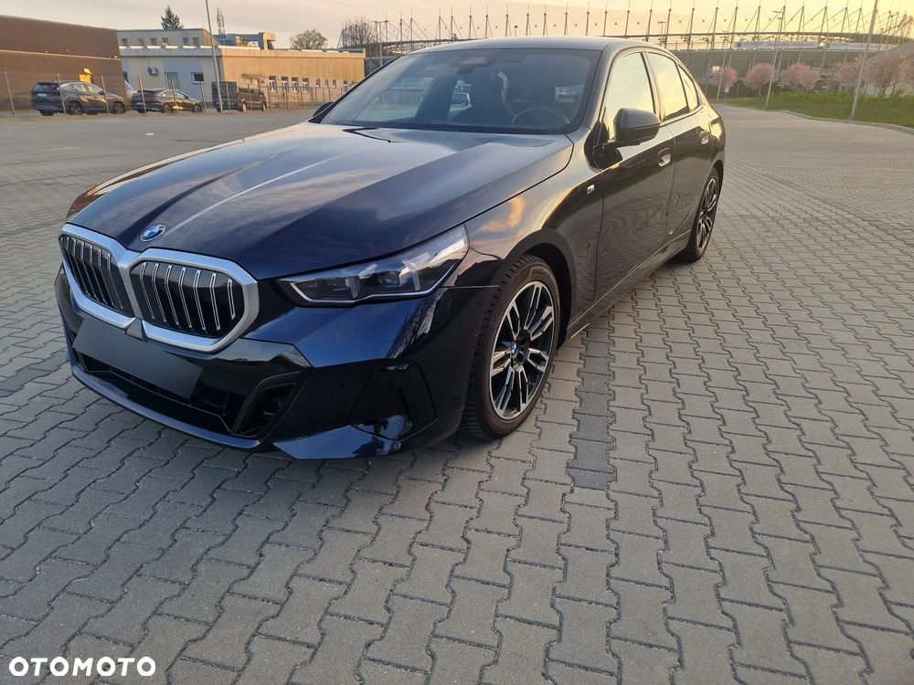 BMW Seria 5 520i mHEV - 1