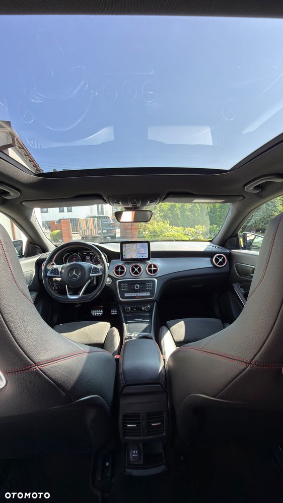 Mercedes-Benz CLA 200 7G-DCT AMG Line - 10
