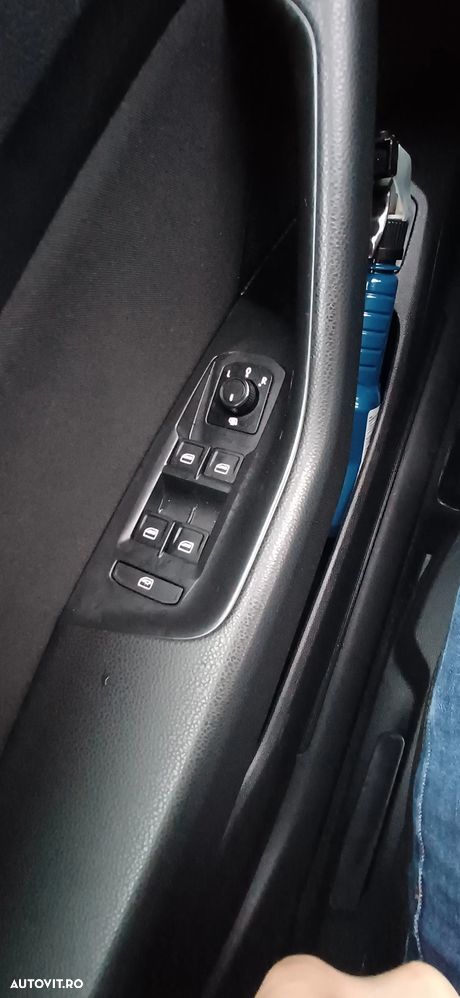 Volkswagen Passat 2.0 TDI SCR Highline - 13