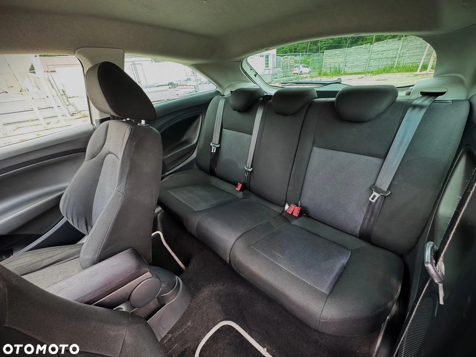Seat Ibiza SC 1.6 16V Style - 8