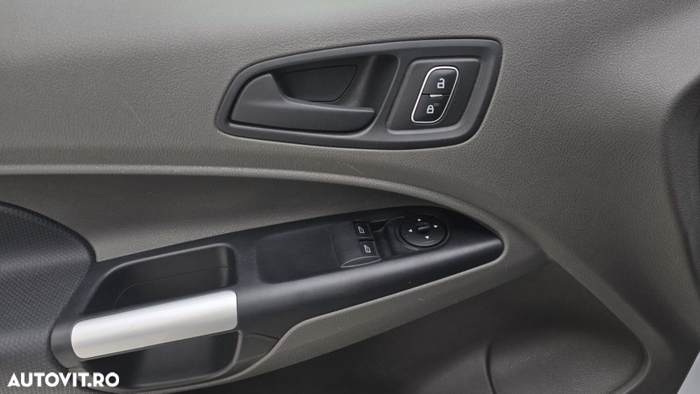 Ford Transit Connect - 11