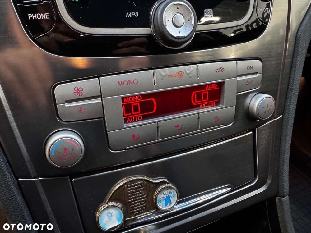 Ford Mondeo - 32