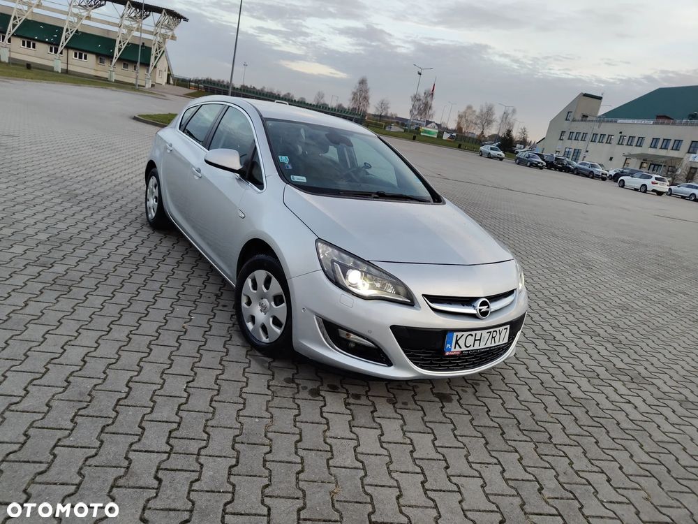 Opel Astra 2.0 CDTI Cosmo - 2