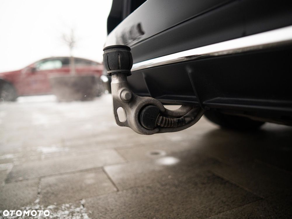 Mercedes-Benz Klasa E - 28