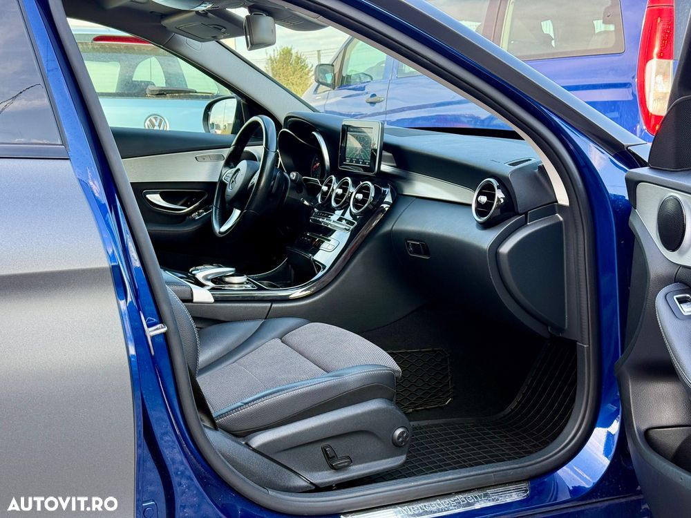 Mercedes-Benz C - 16