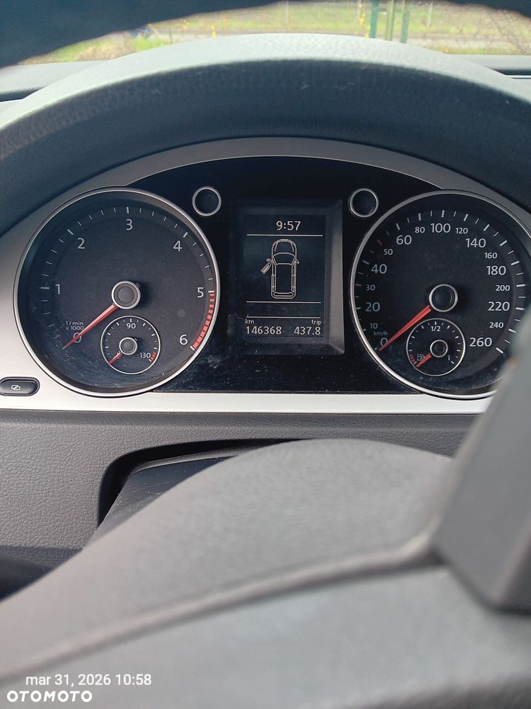 Volkswagen Passat 2.0 TDI Comfortline R-Style - 8