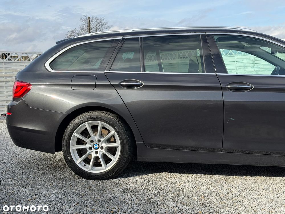 BMW Seria 5 525d - 31