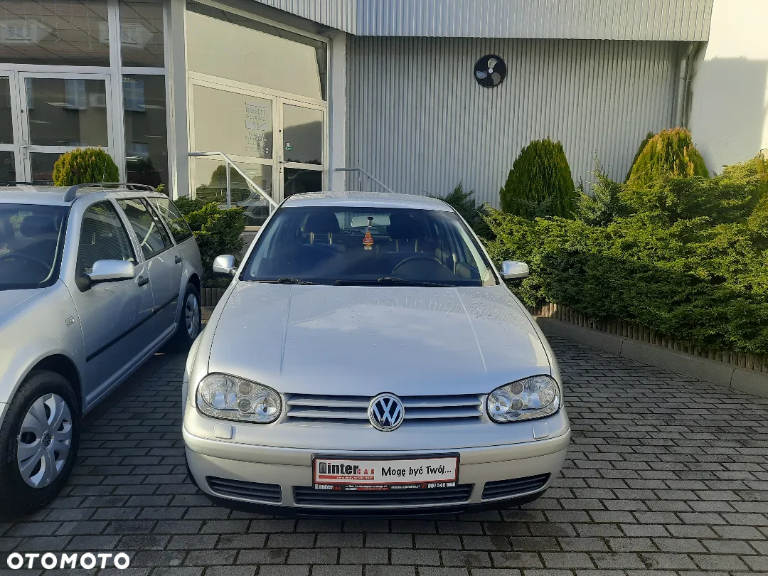 Volkswagen Golf - 2