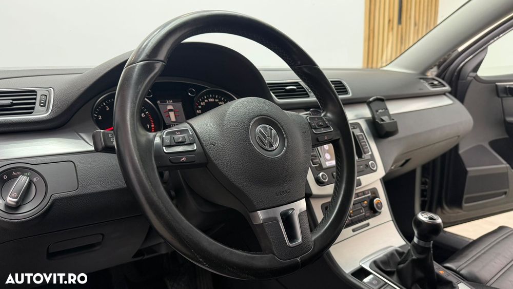 Volkswagen Passat 1.8 TSI Highline - 22