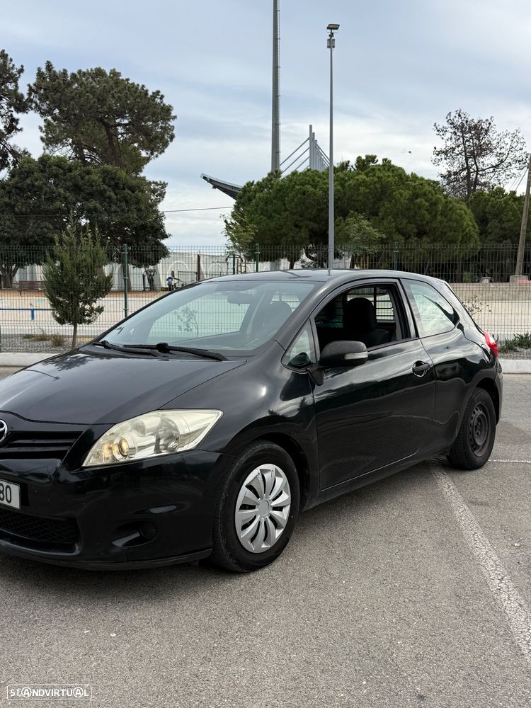 Toyota Auris 1.4 D-4D - 5