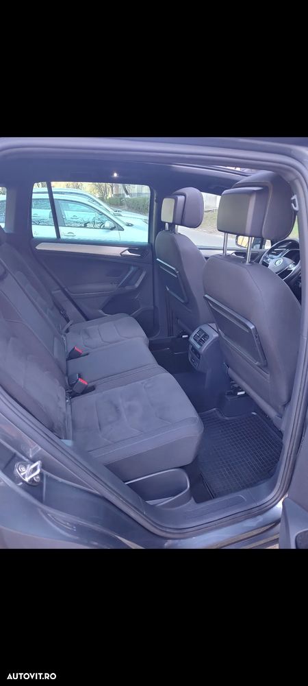 Volkswagen Tiguan - 32