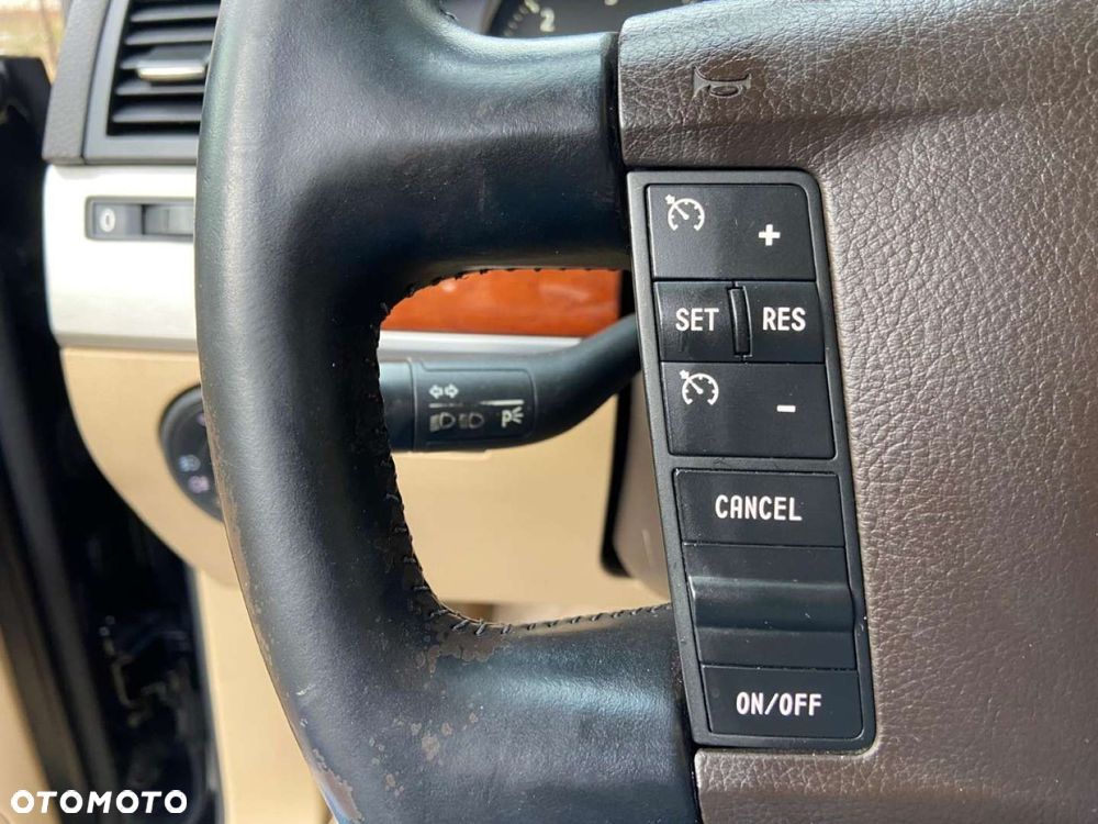 Volkswagen Touareg - 16