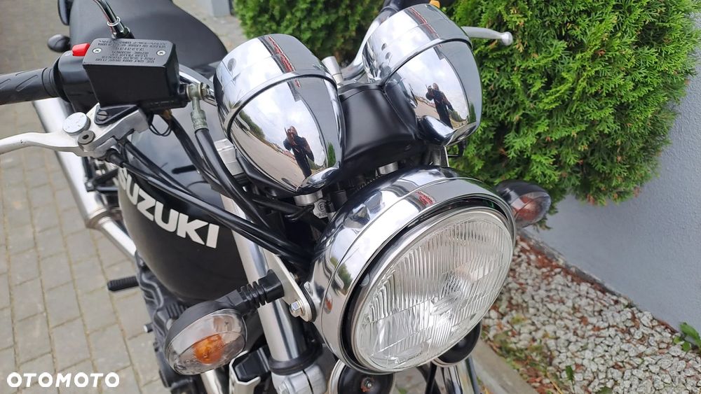 Suzuki GSX - 22