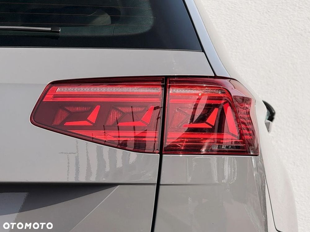 Volkswagen Passat Variant 1.5 TSI EVO Business DSG - 4