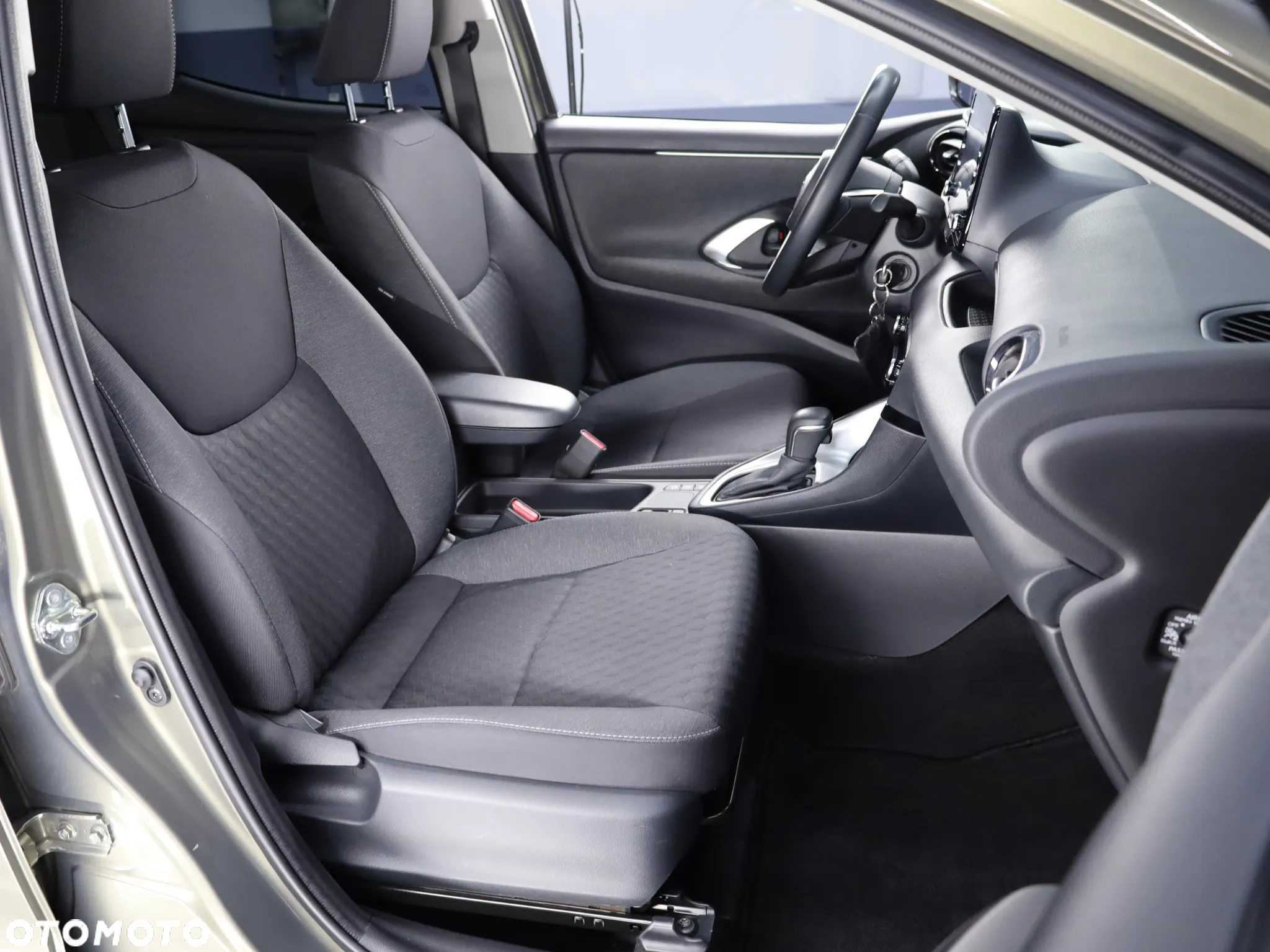 Toyota Yaris Hybrid 1.5 Comfort - 37