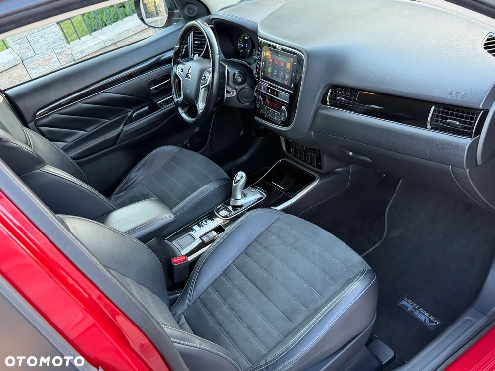 Mitsubishi Outlander Intense + - 9