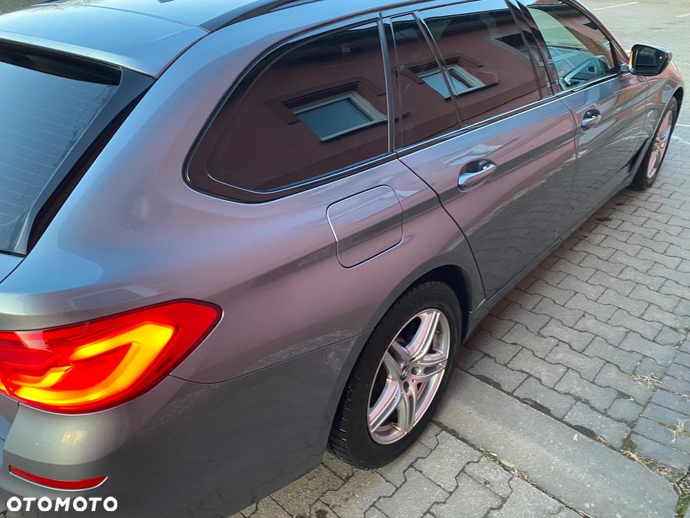 BMW Seria 5 520d xDrive Sport Line - 2