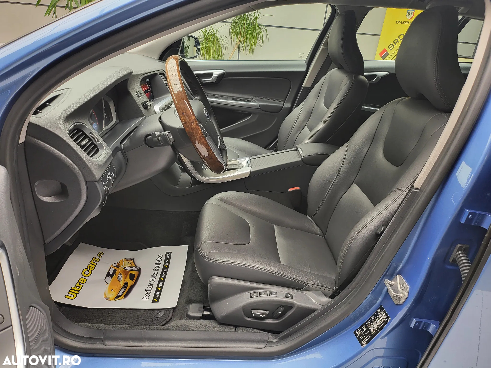 Volvo V60 D6 Plug-In-Hybrid AWD Geartronic Momentum - 15