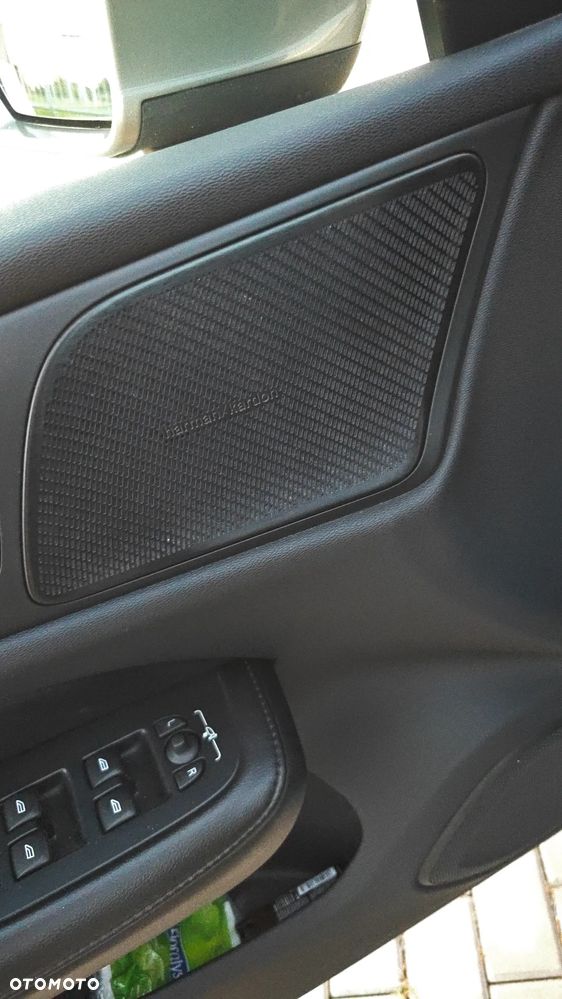 Volvo V60 B3 B DKG Momentum - 23