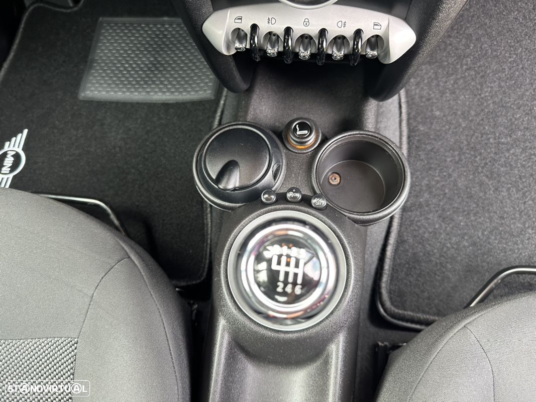 MINI 3 Portas Cooper D - 31