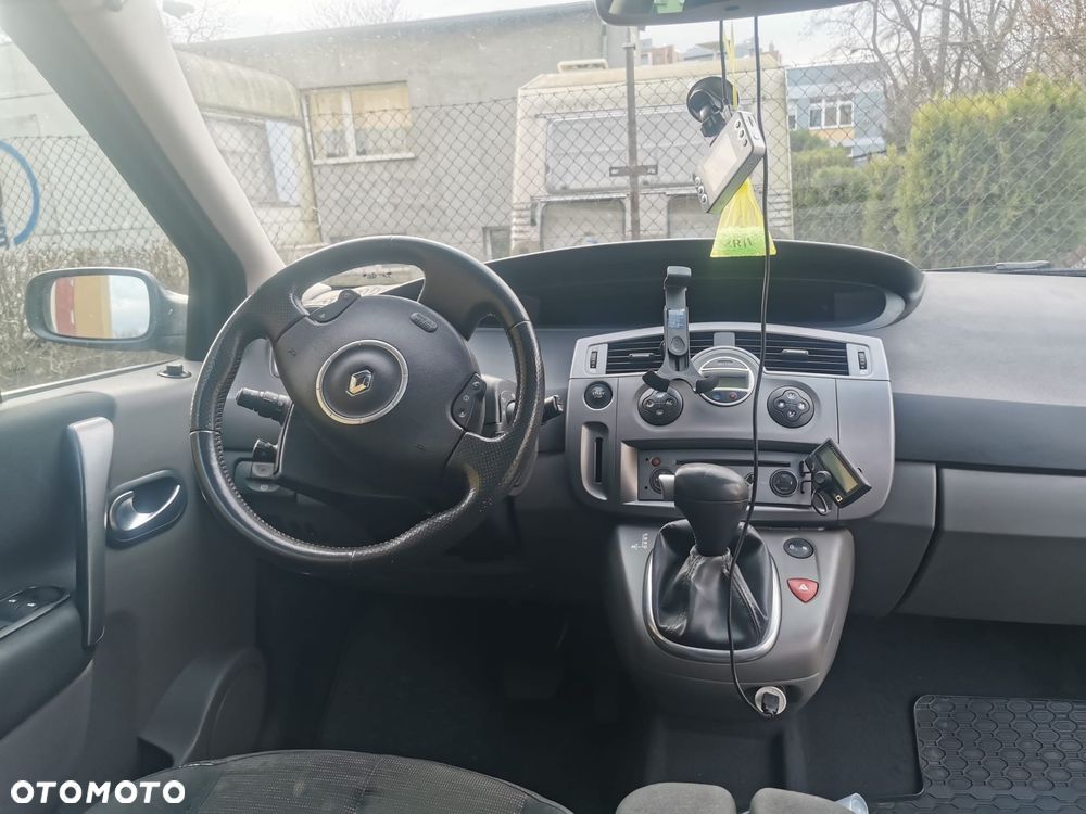 Renault Scenic 1.9 dCi FAP Avantage - 5