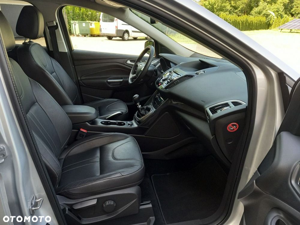 Ford Kuga 2.0 TDCi 2x4 Titanium - 18