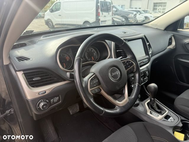 Jeep Cherokee - 21