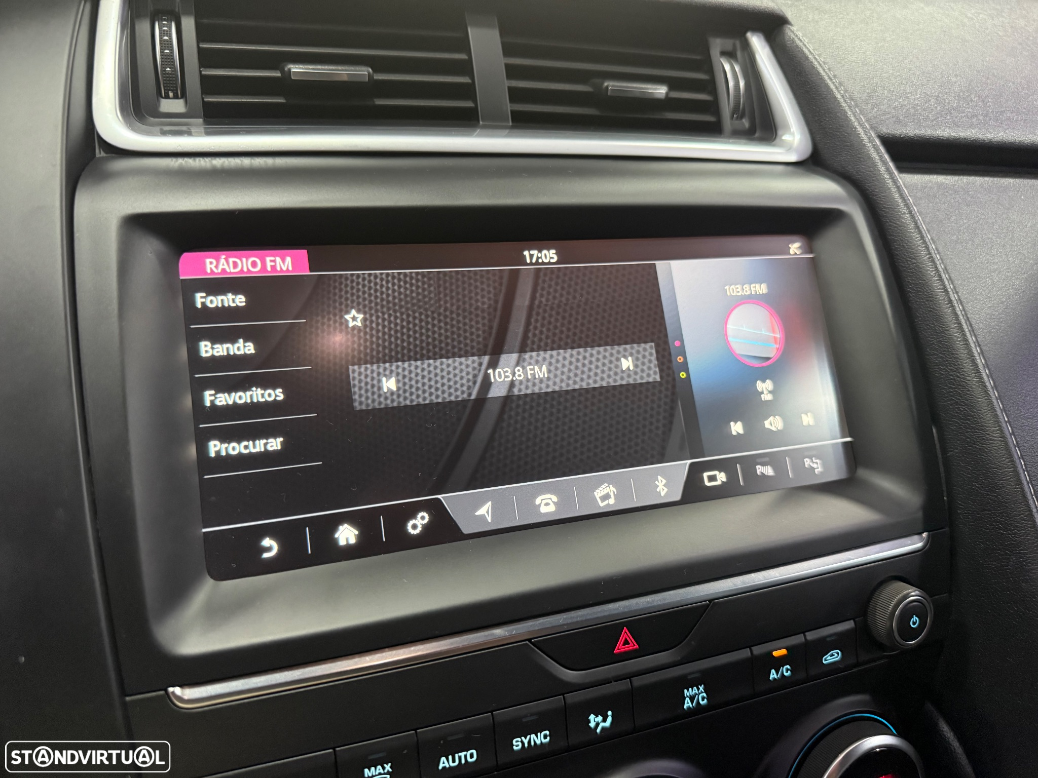 Jaguar E-Pace 2.0 i4D R-Dynamic HSE AWD Aut. - 37
