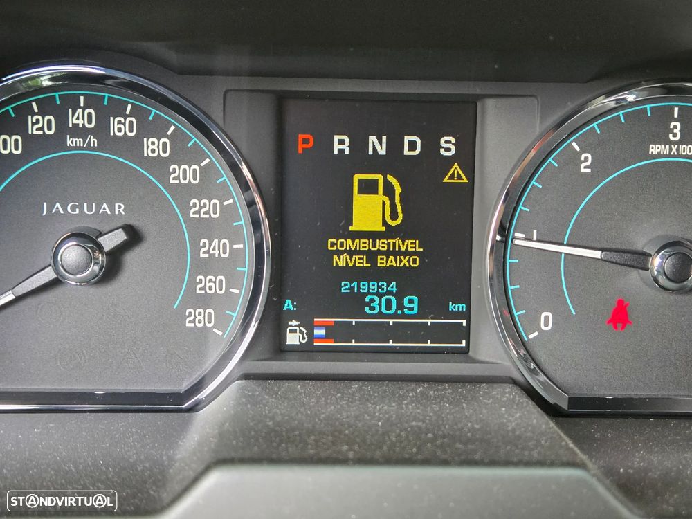 Jaguar XF Sportbrake 2.2 - 11