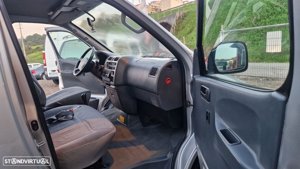 Toyota HiAce 2.5 D-4D C. Service 2.6T - 11