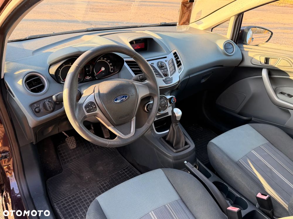 Ford Fiesta - 10