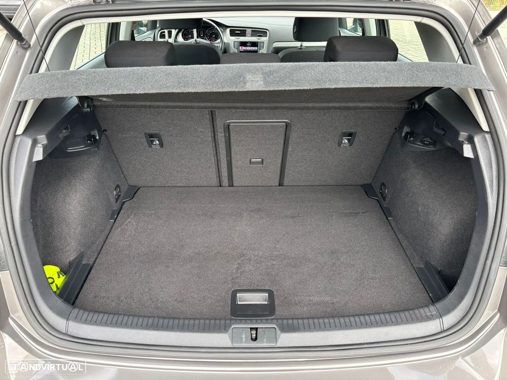 VW Golf 1.6 TDi R-Line - 27