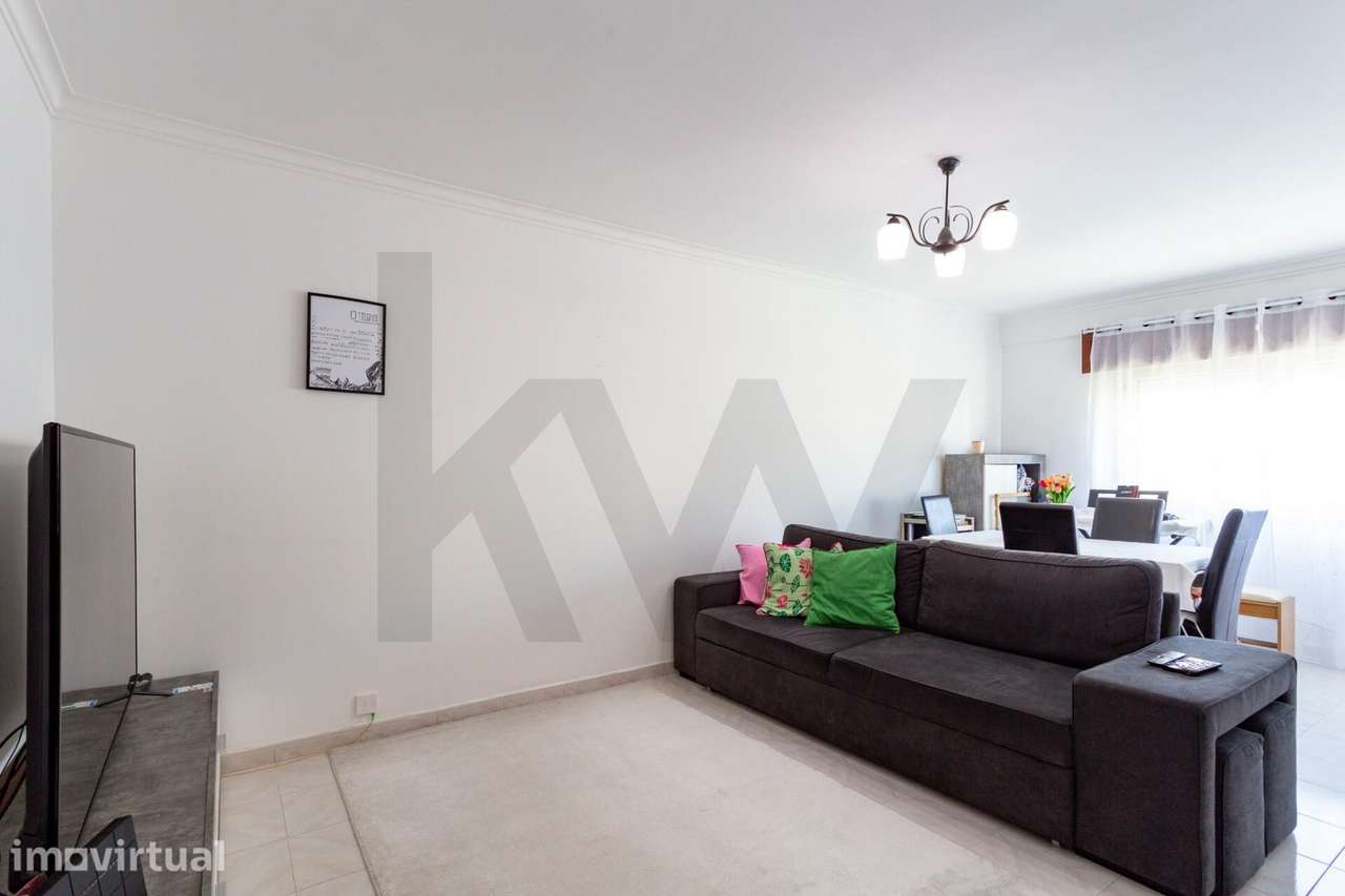 T2 na Venteira | Amadora com 78m2 – Excelente Luz Natural e Arrecadaçã - Grande imagem: 3/25