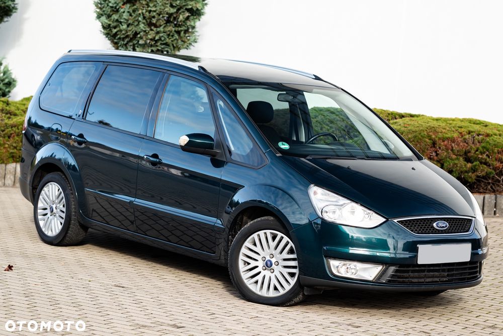 Ford Galaxy 2.0 Ambiente - 2