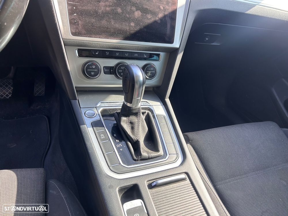 VW Passat 1.6 TDI Highline DSG - 10