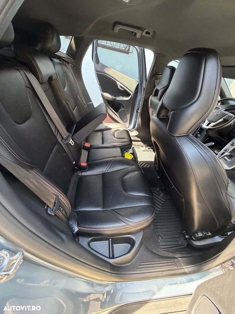 Volvo V40 D3 Momentum - 7