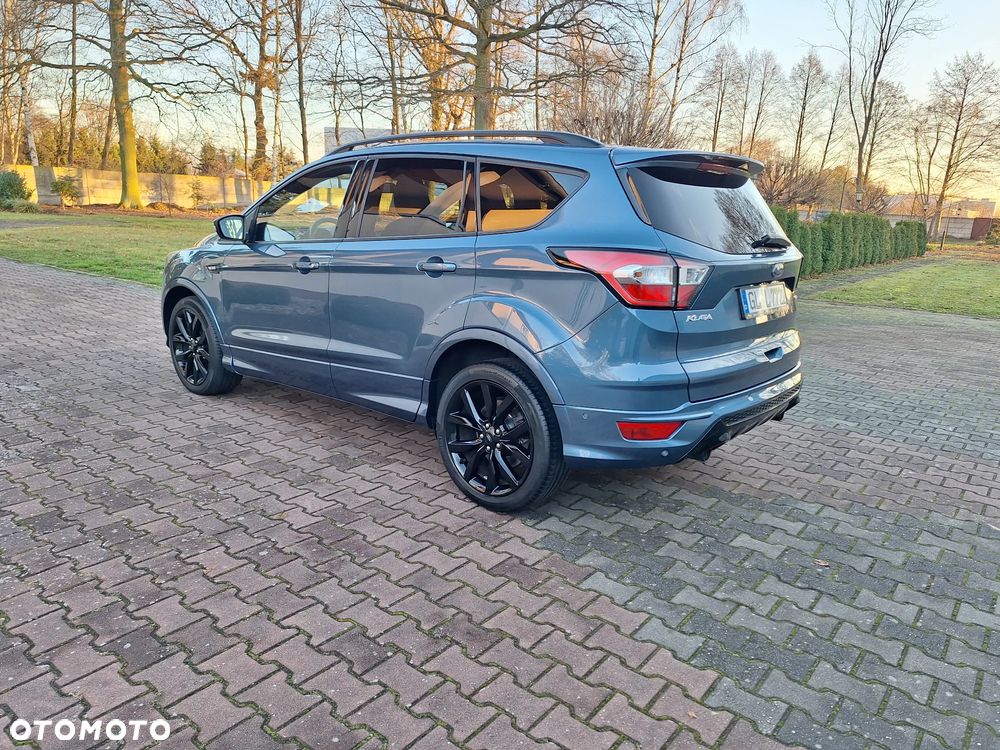 Ford Kuga 1.5 EcoBoost 2x4 ST-Line - 4