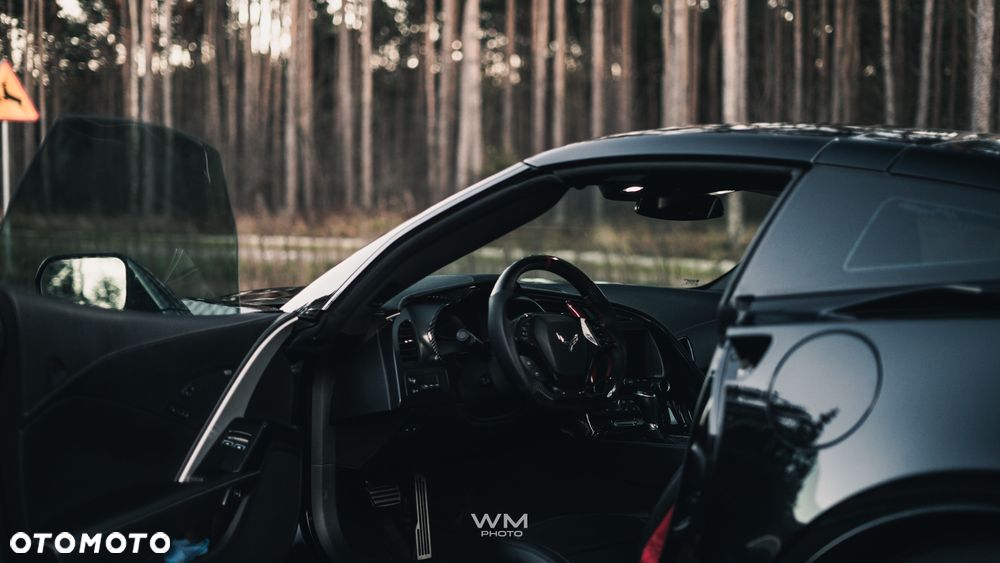 Chevrolet Corvette - 14