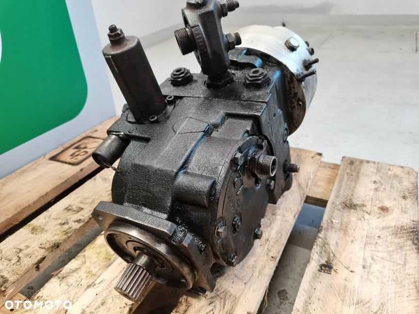 Merlo .... Multifarmer {Pompa jazdy Sauer-Danfoss 90R075} - 4