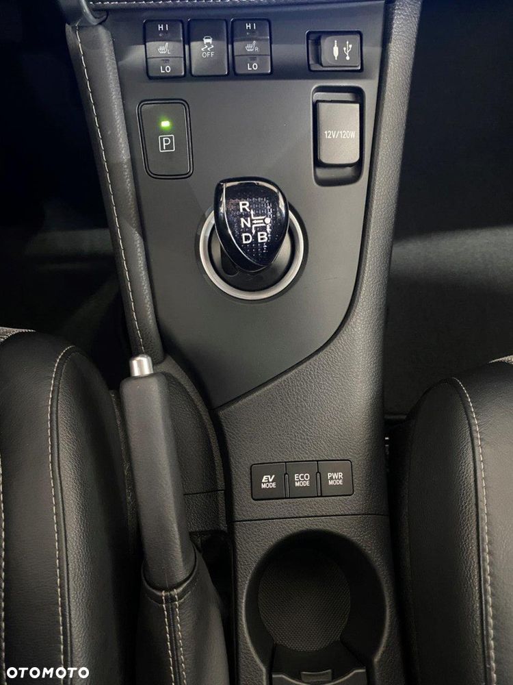 Toyota Auris Hybrid 135 Prestige - 9