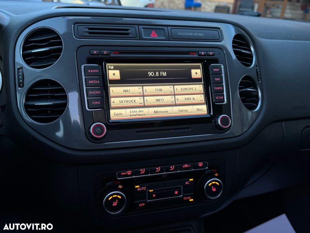 Volkswagen Tiguan 2.0 TDI DPF 4Motion BlueMotion Technology DSG Sport & Style - 11