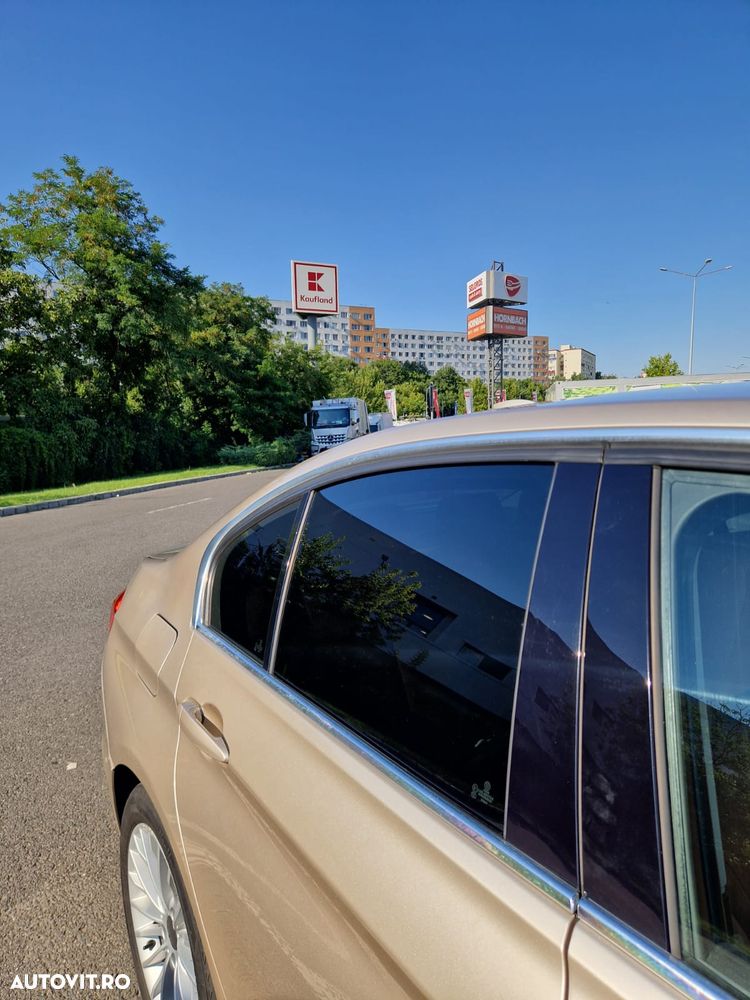 BMW Seria 3 318d - 11