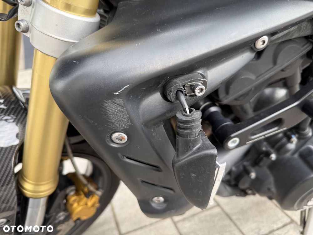 Triumph Street Triple - 11