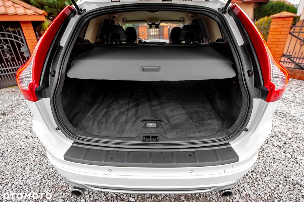 Volvo XC 60 D5 AWD RDesign - 14