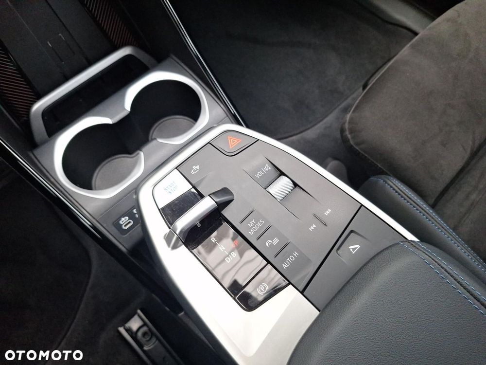 BMW iX1 - 15