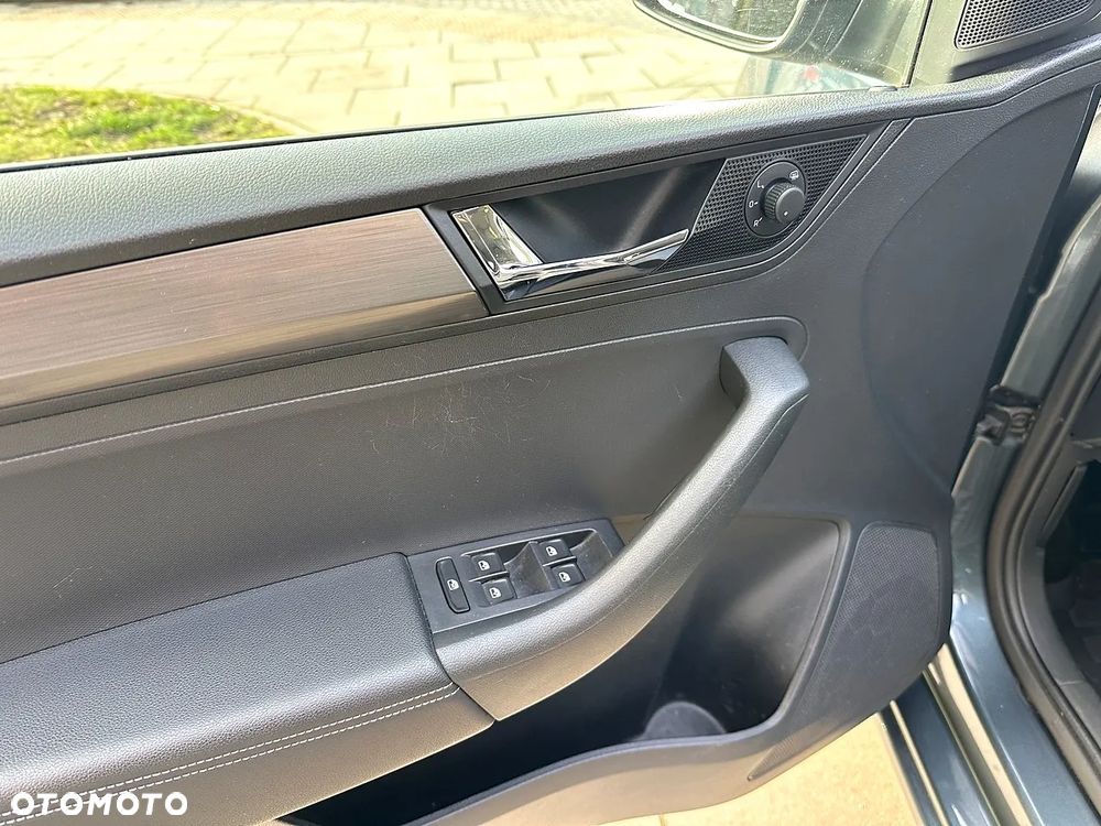 Skoda RAPID Spb 1.4 TSI Style DSG - 9