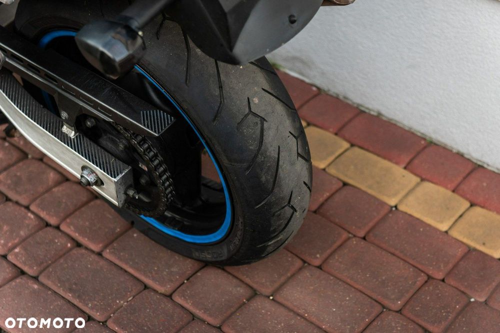 Yamaha FZS - 8