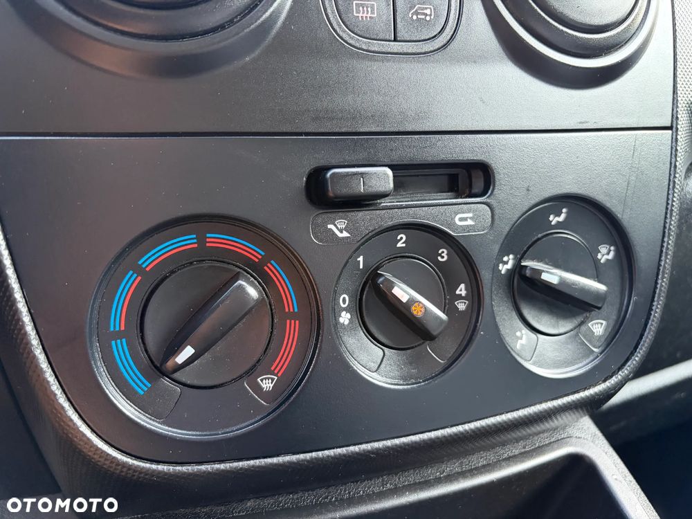 Fiat Fiorino Kombi 8V SX - 28